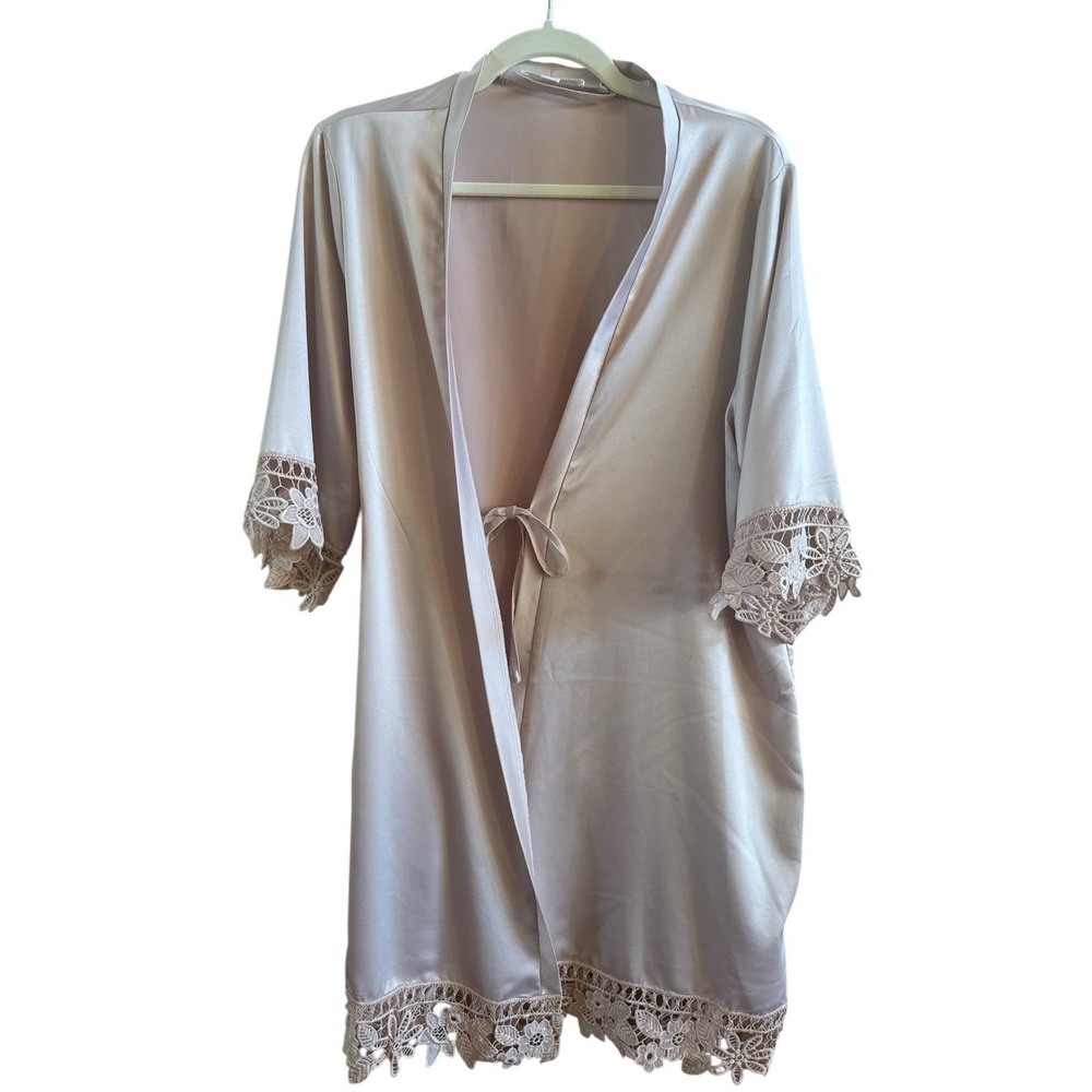 Le Rose Pale Pink Woman's Size X Small/Small Satin Robe Inside Tie* Belt Missing